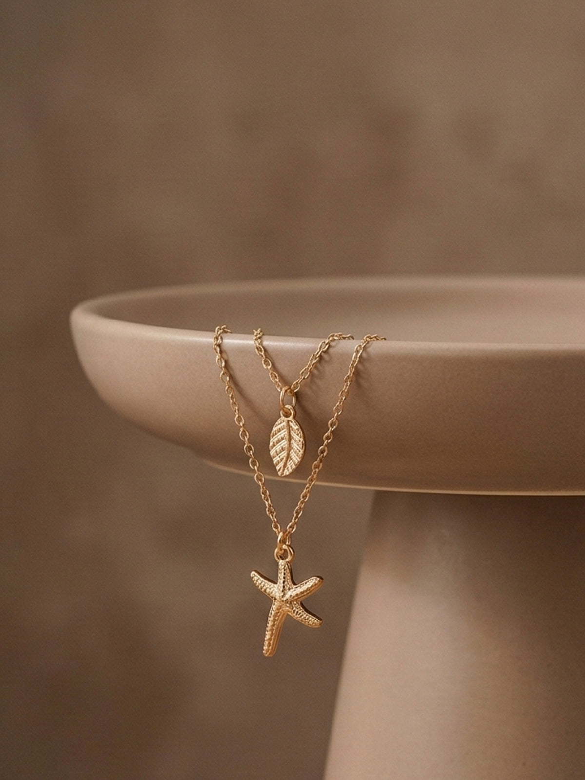 Gold-Tone Leaf Starfish Layered Necklace with zinc-alloy hardware | NA466-01 | image 2