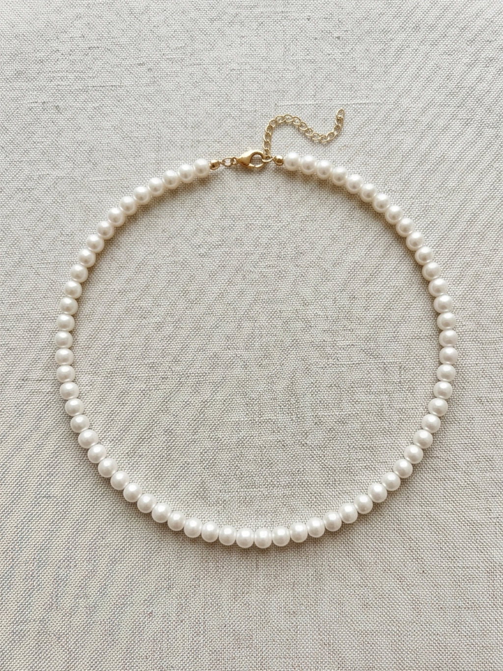 White Faux Pearl Necklace with ABS beads and zinc-alloy hardware | NA939-02 | image 2