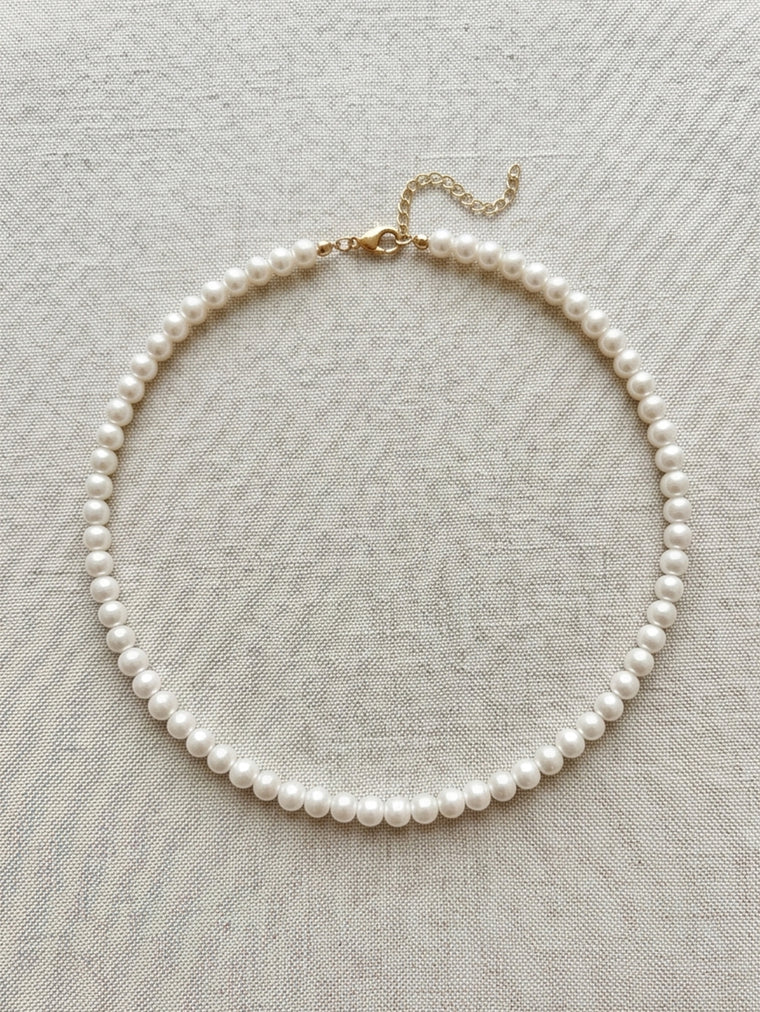 White Faux Pearl Necklace with ABS beads and zinc-alloy hardware | NA939-02 | image 2