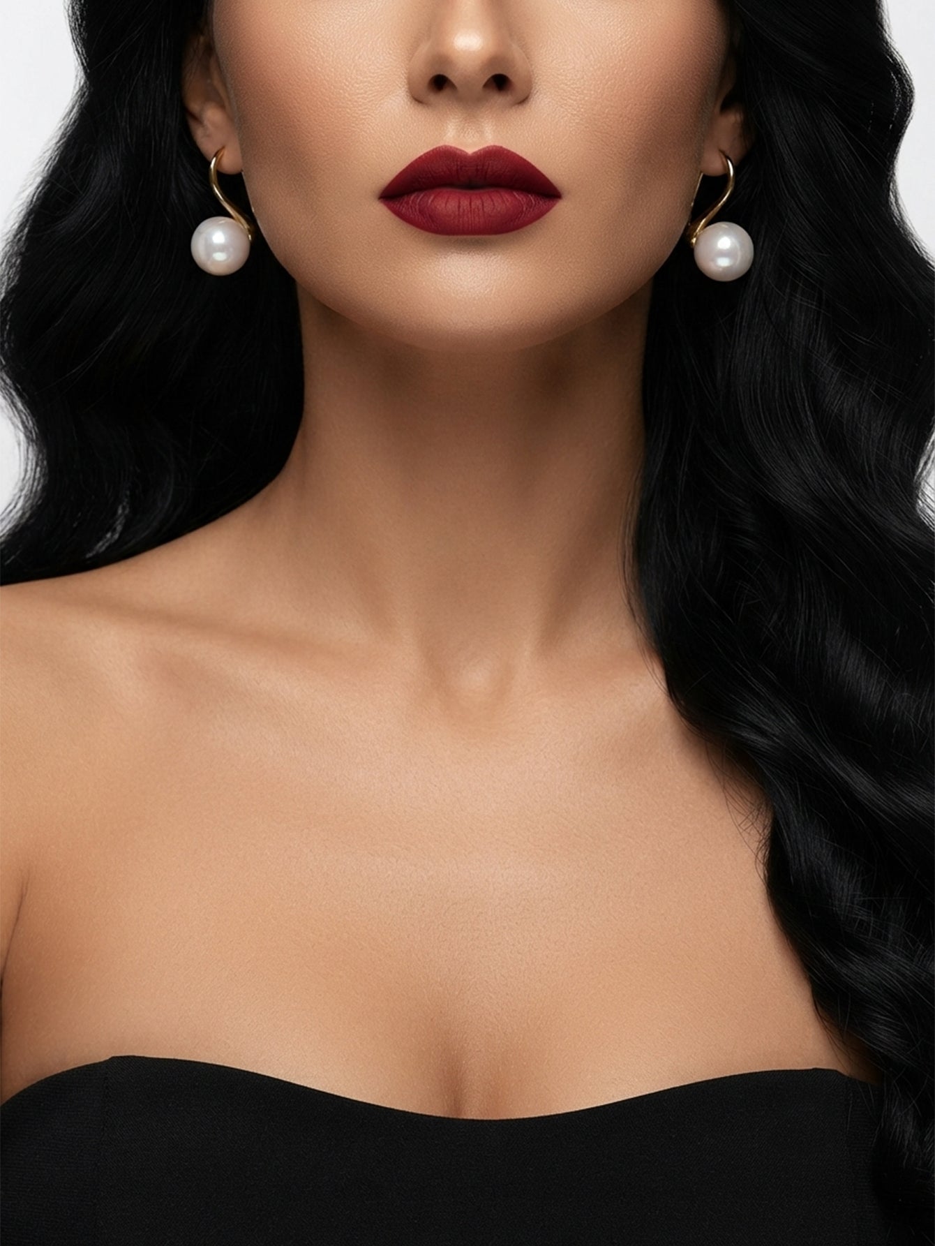 Round faux pearl earrings with polished finish | ERA081-07 | image 2