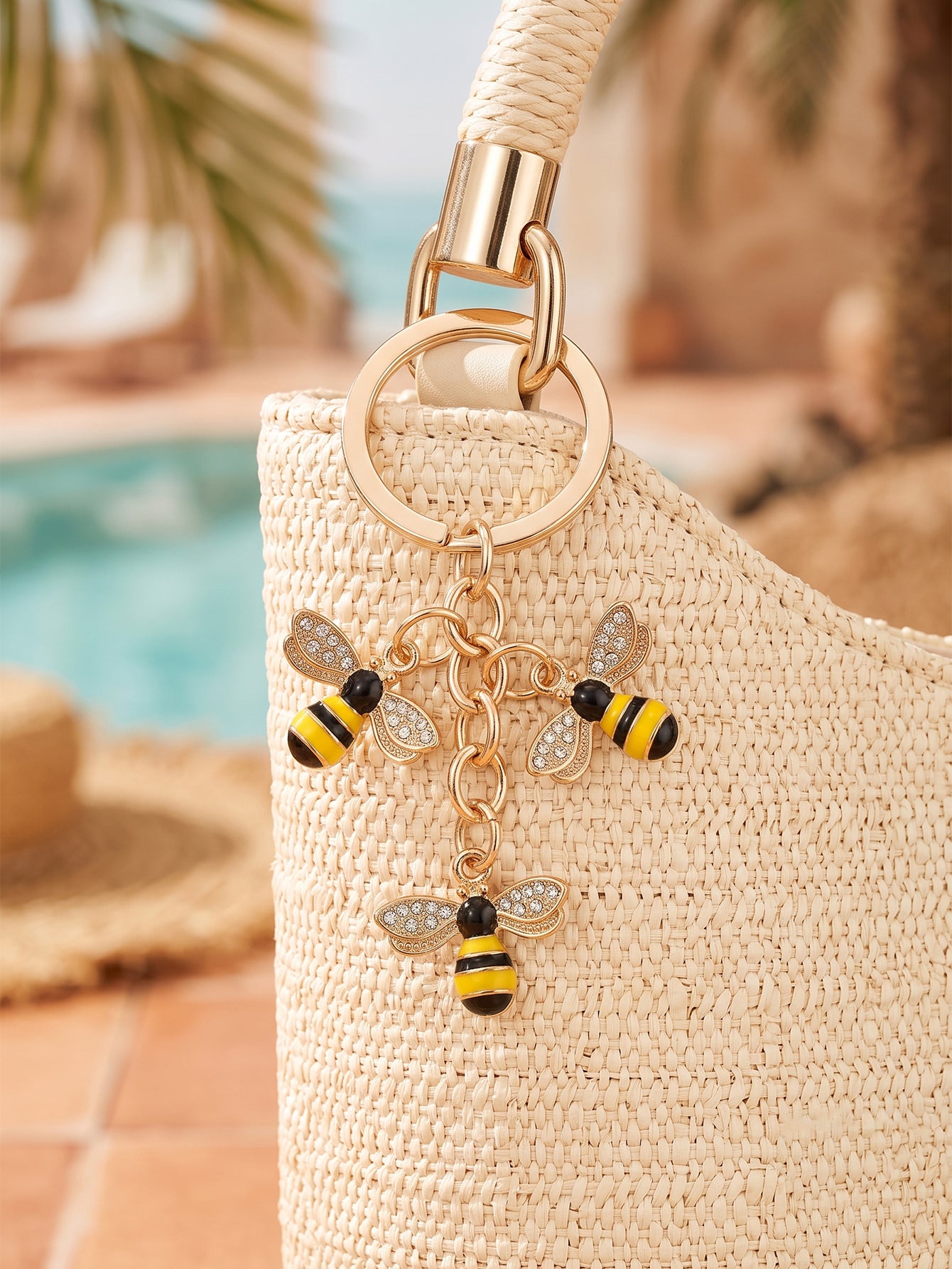 Gold-tone bee keychain with round ring | KCA092-01 | image 2