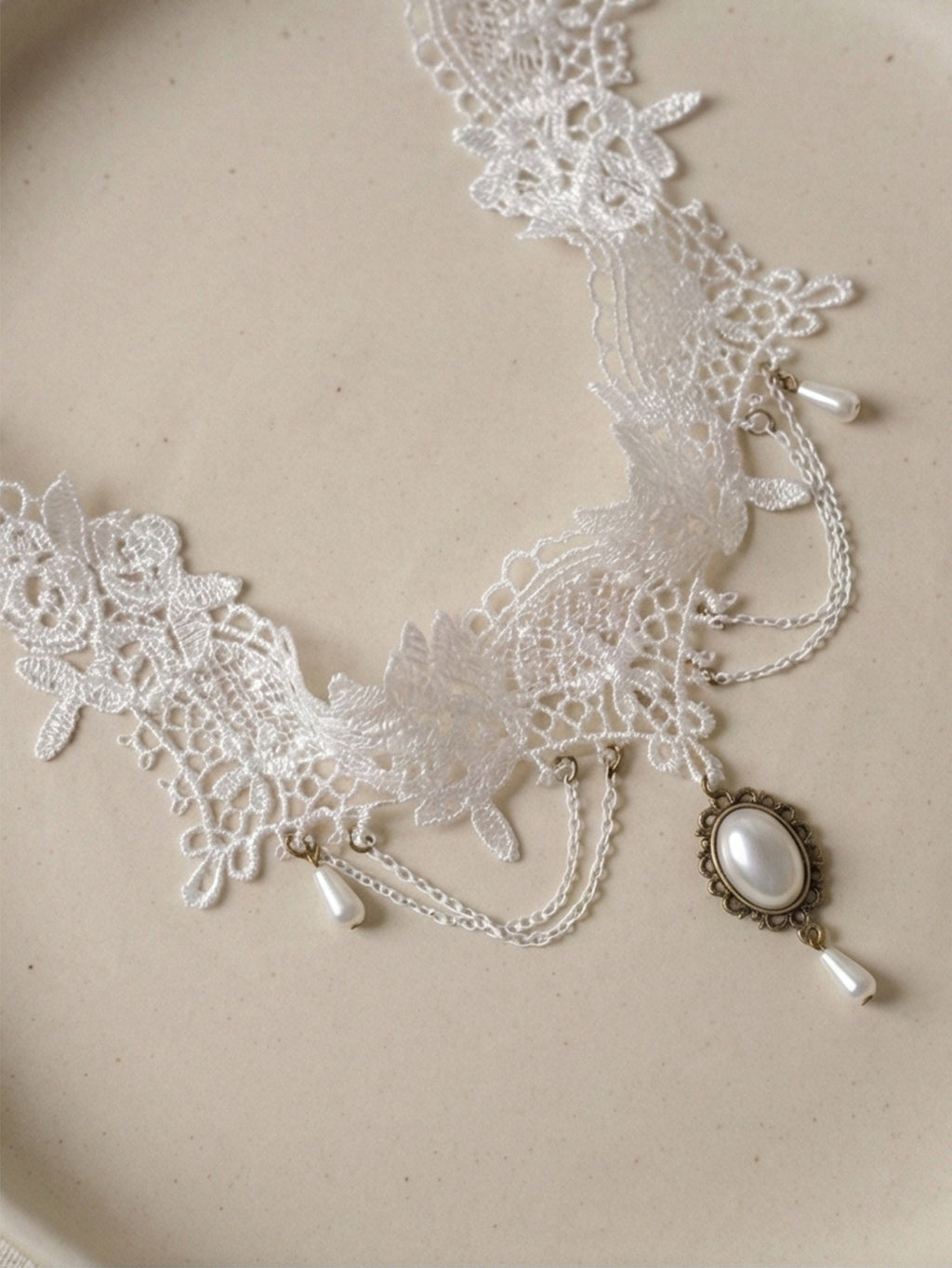 White Lace Pendant Choker with polyester fabric | N3136 | image 2