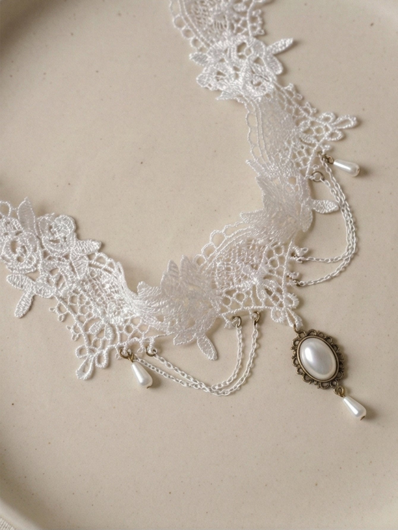 White Lace Pendant Choker with polyester fabric | N3136 | image 2