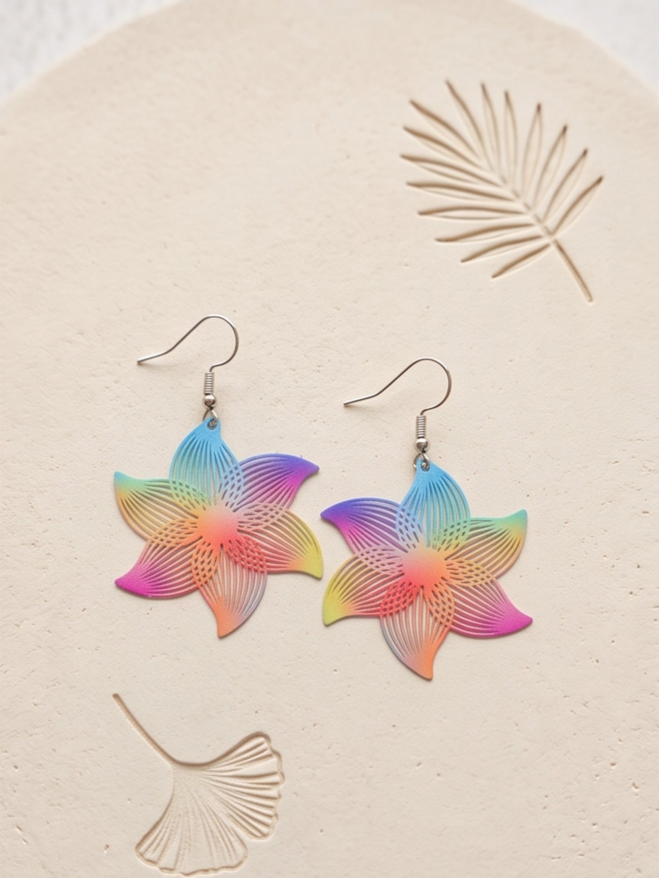 Multicolor pinwheel flower earrings in copper alloy | ERA425-02 | image 2
