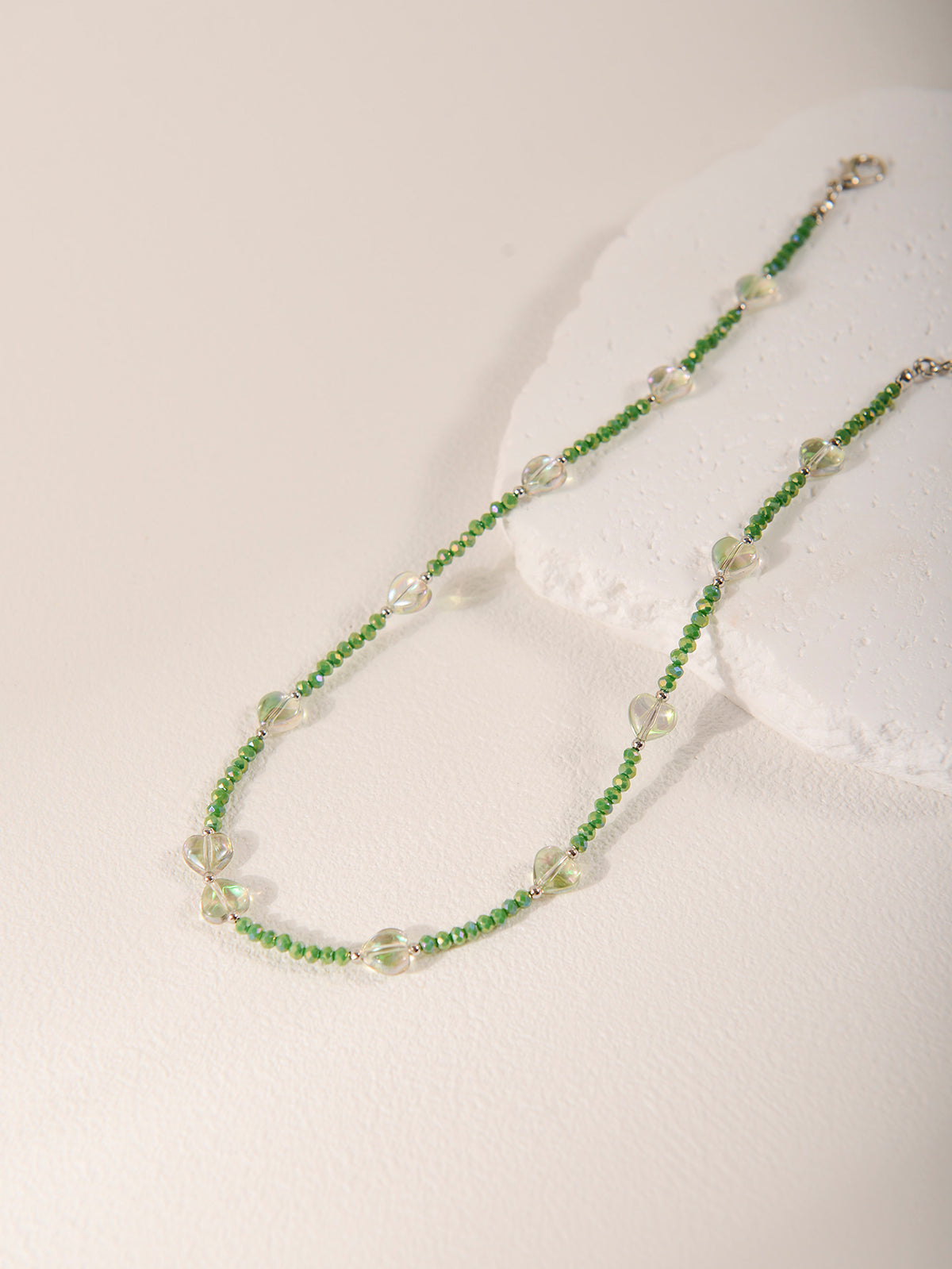 Green Heart Beaded Necklace with glass details | NA560-02 | image 3