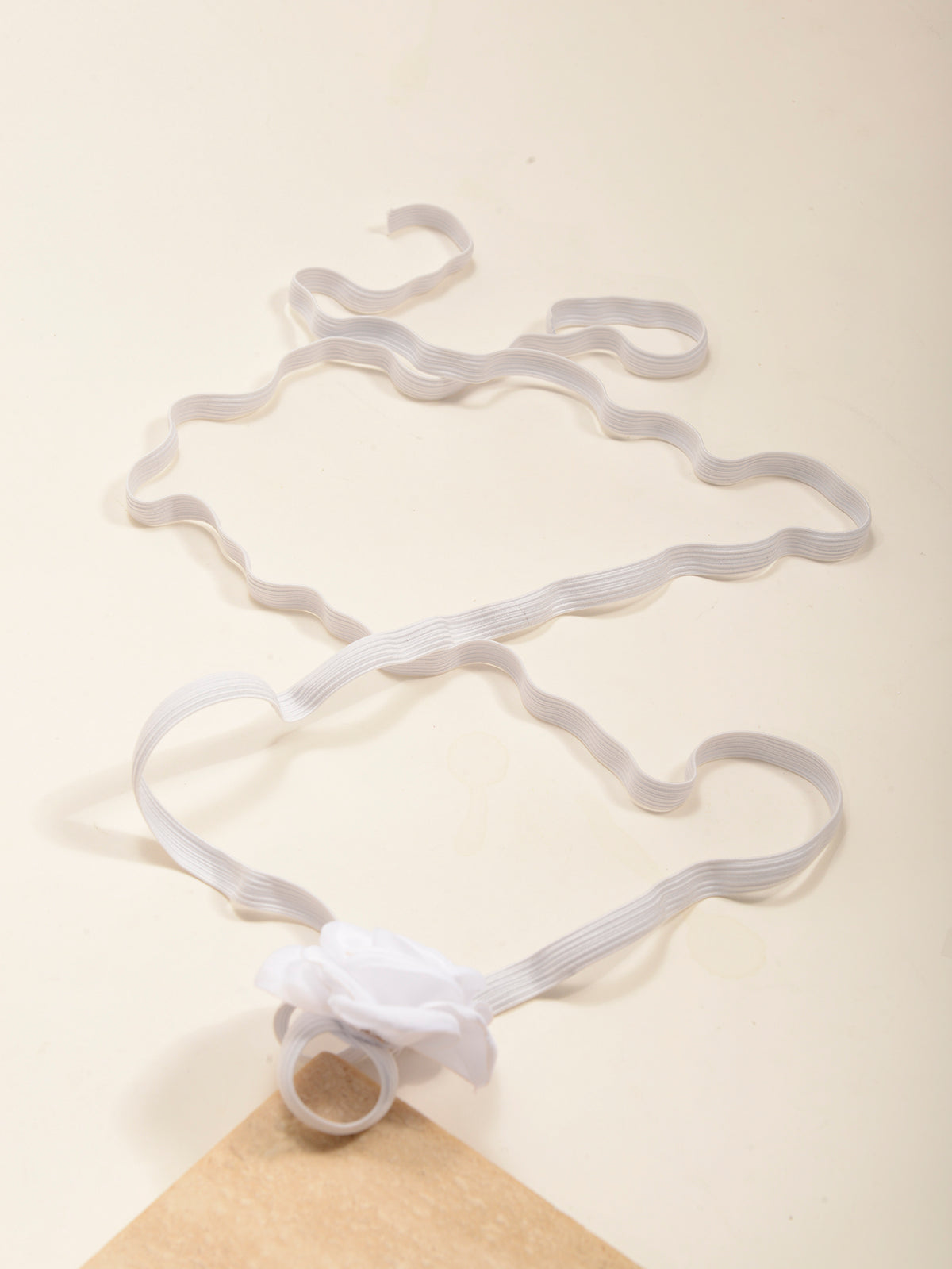 White Flower Wrap Anklet with elastic band details | JL7408-01 | image 3