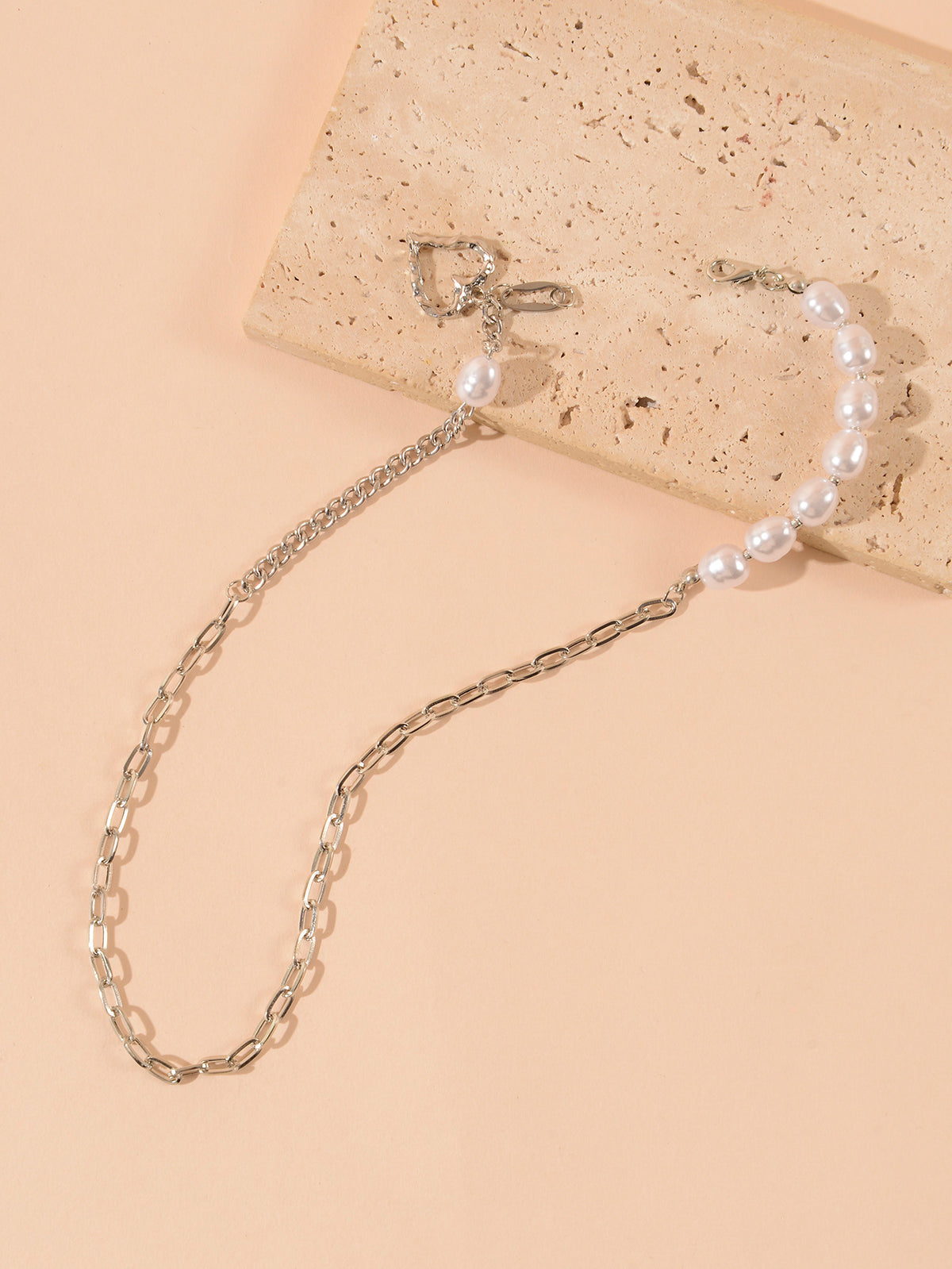 Silver-Tone Asymmetric Heart Necklace with zinc-alloy hardware | NA589-01 | image 3