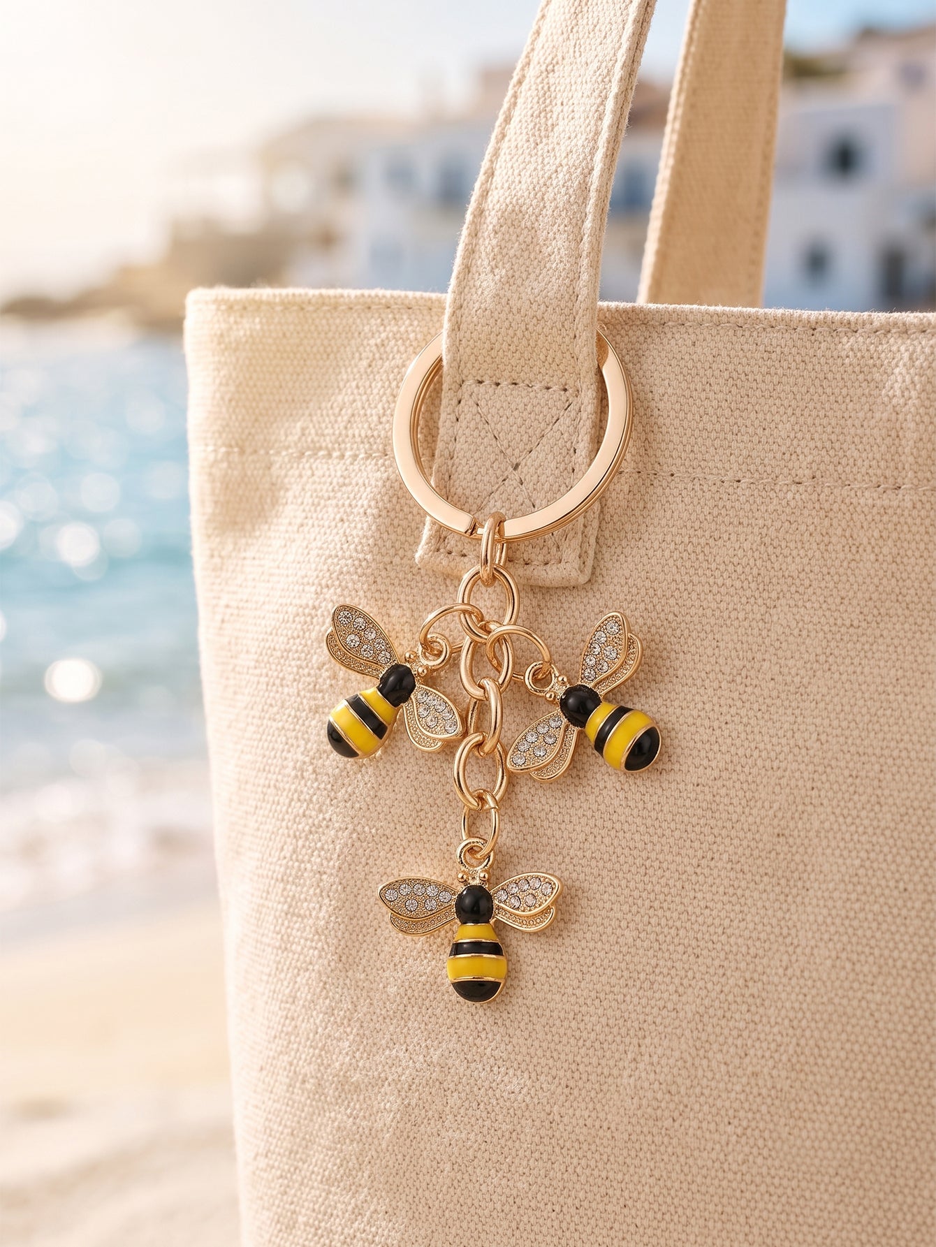 Gold-tone bee keychain with round ring | KCA092-01 | image 3