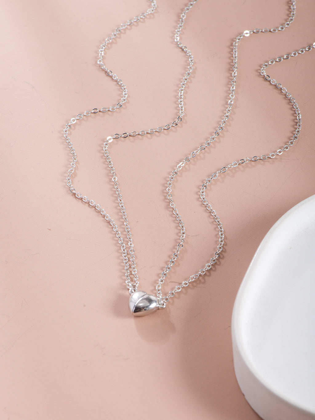 Silver-Tone Magnetic Heart Necklace Set with zinc-alloy hardware | NA446-01 | image 3