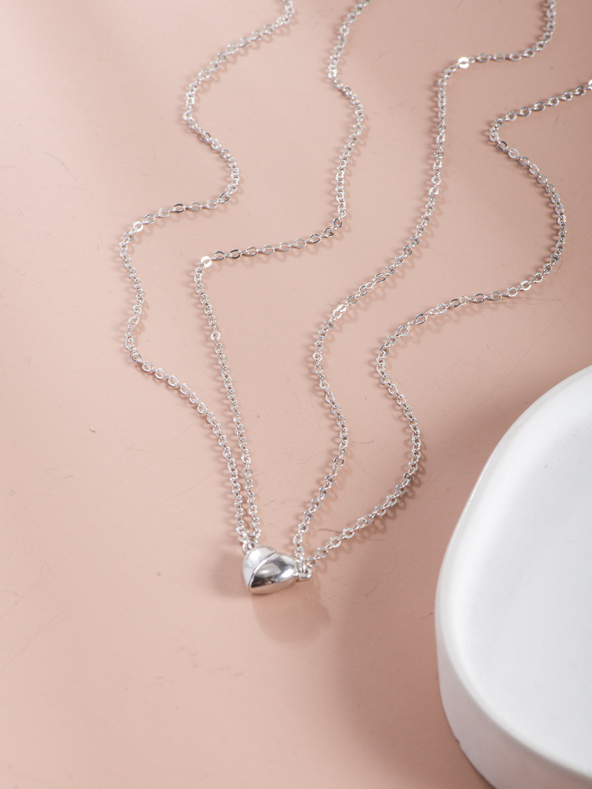 Silver-Tone Magnetic Heart Necklace Set with zinc-alloy hardware | NA446-01 | image 3