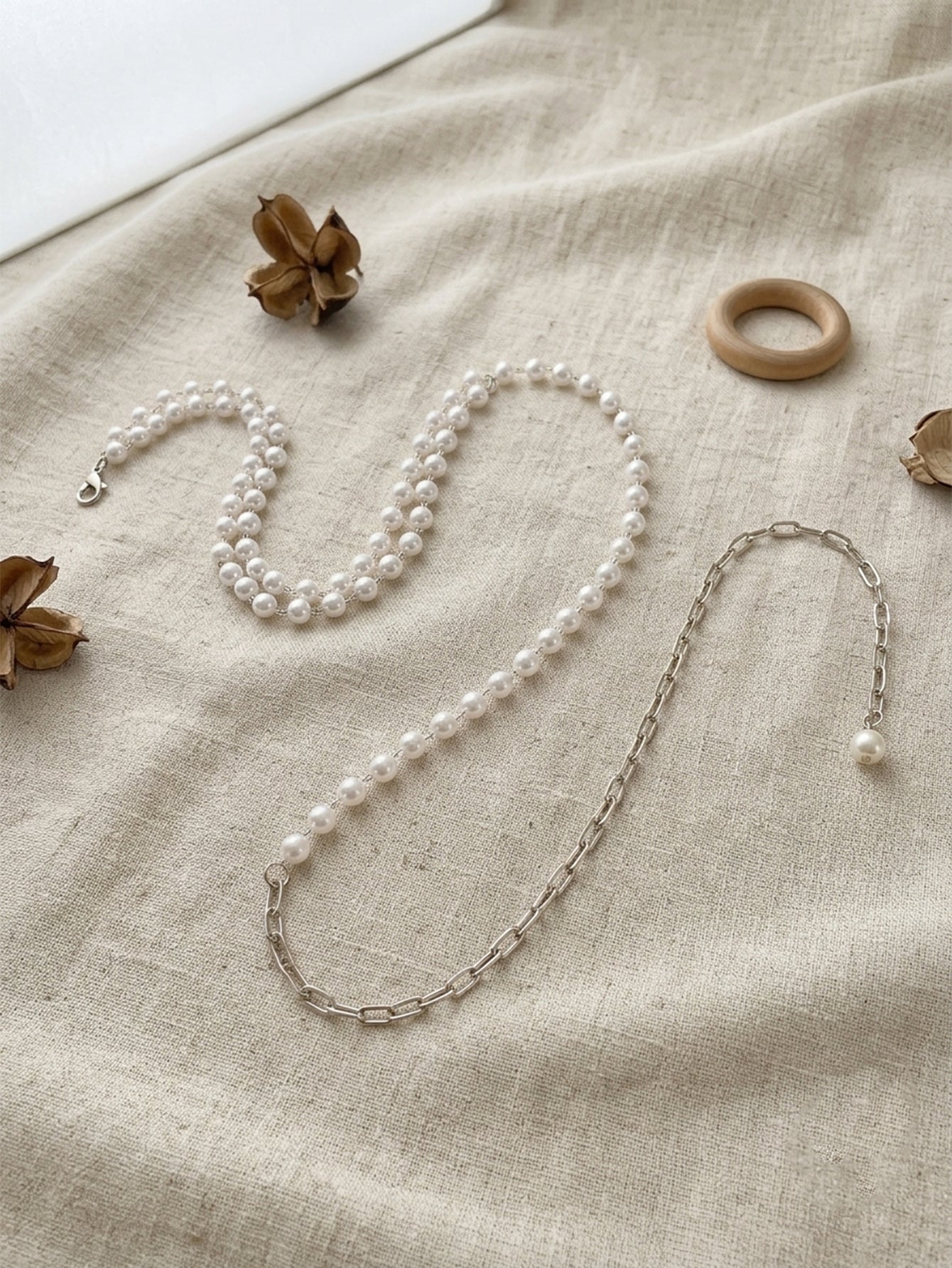 Silver-Tone Faux Pearl Waist Chain with zinc-alloy and plastic details | BCN0262-02 | image 3