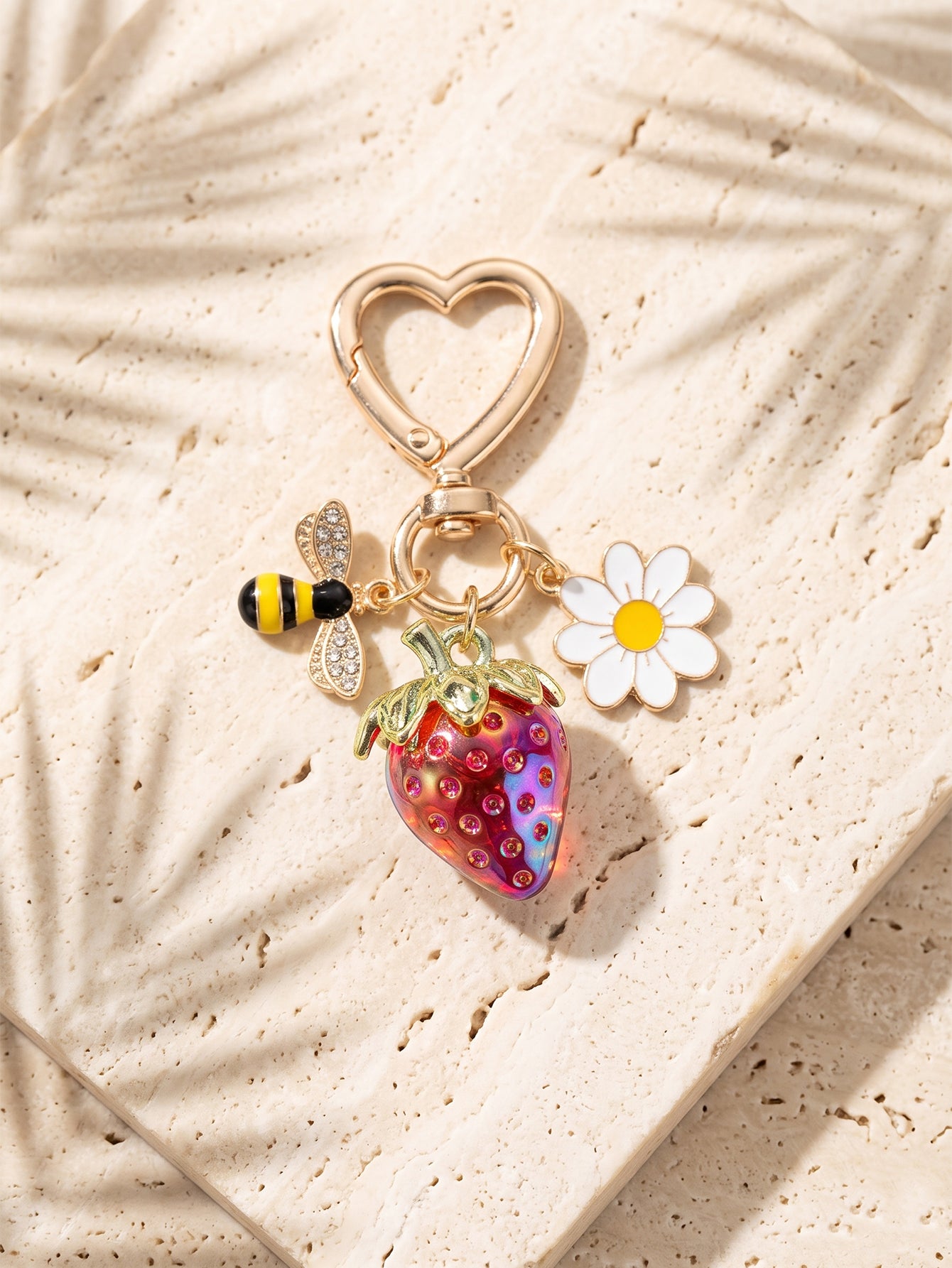 Gold-tone bee daisy strawberry keychain accessory | KCA092-05 | image 3