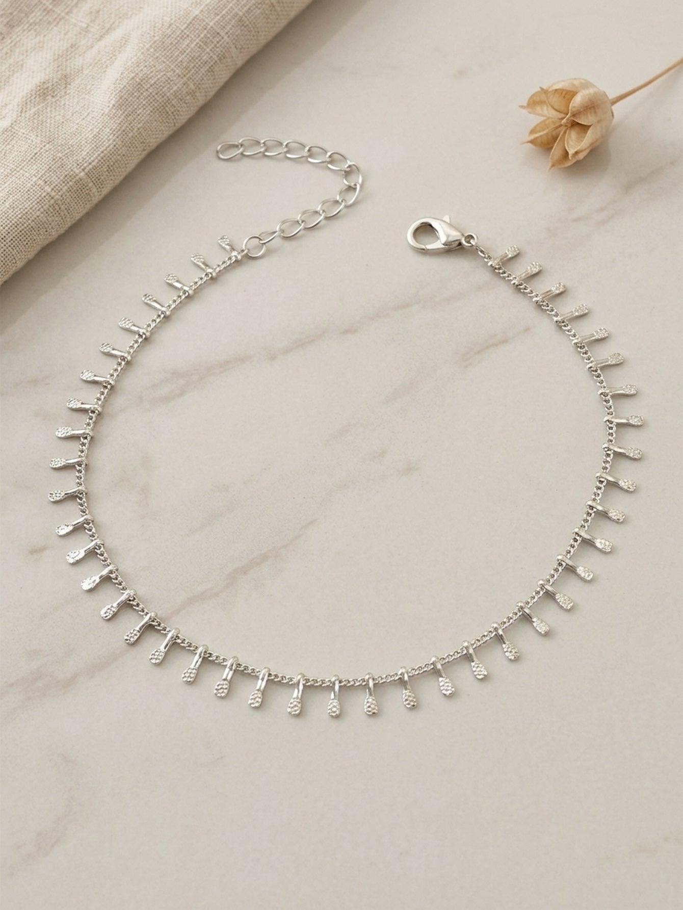 Silver-Tone Minimalist Chain Anklet with zinc alloy details | JL7438-01 | image 3