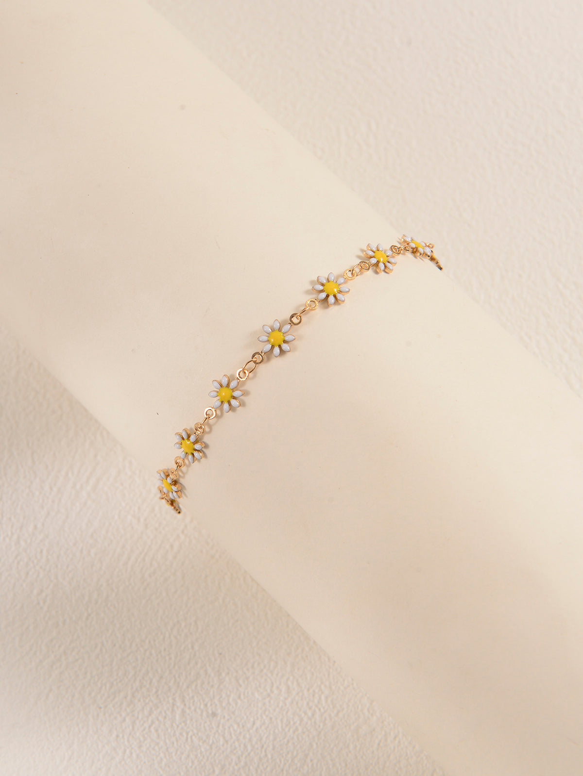 Gold-Tone Daisy Anklet with zinc alloy details | JL7366-01 | image 3