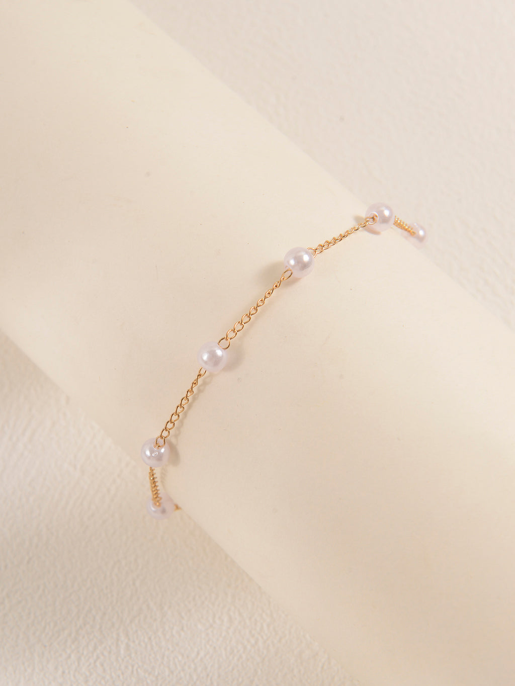 Faux Pearl Gold-Tone Anklet with zinc alloy and plastic details | JL7367-01 | image 3