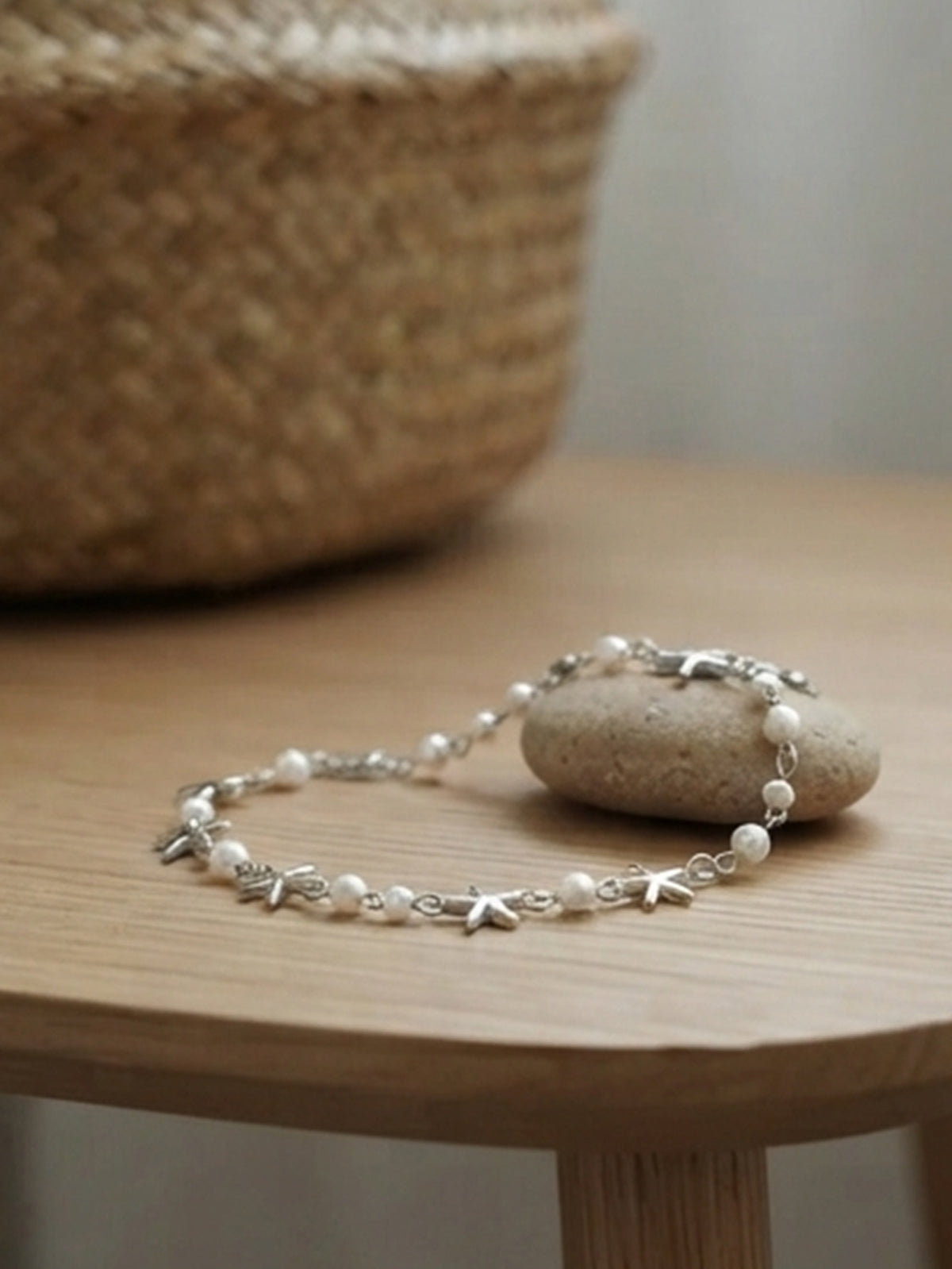Starfish Faux Pearl Necklace with copper and zinc-alloy details | NA904-01 | image 3