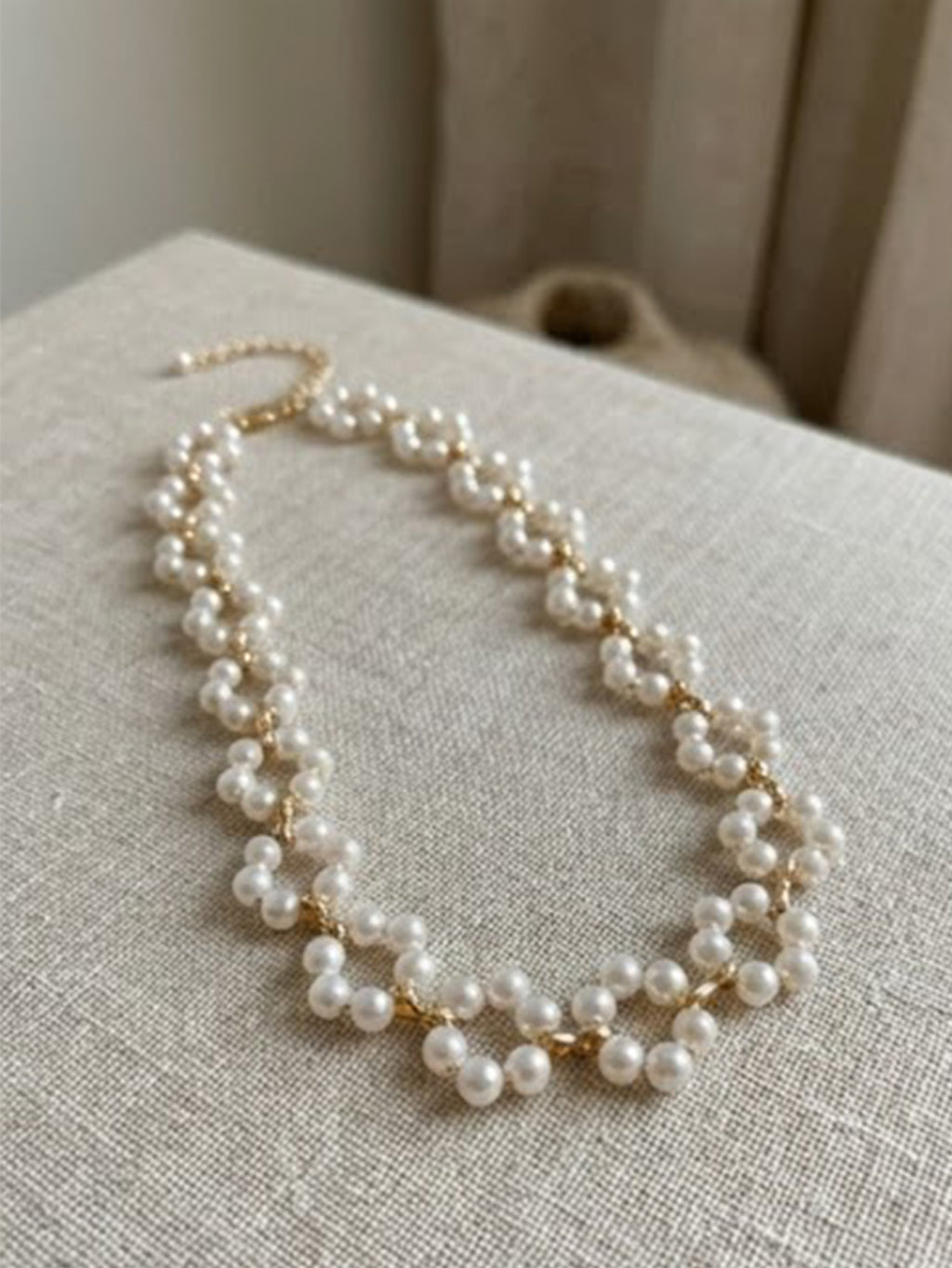 Gold-Tone Pearl Flower Necklace with zinc-alloy hardware | NA422-01 | image 3
