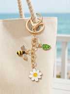 Gold-tone bee daisy leaf keychain accessory | KCA092-03 | image 3