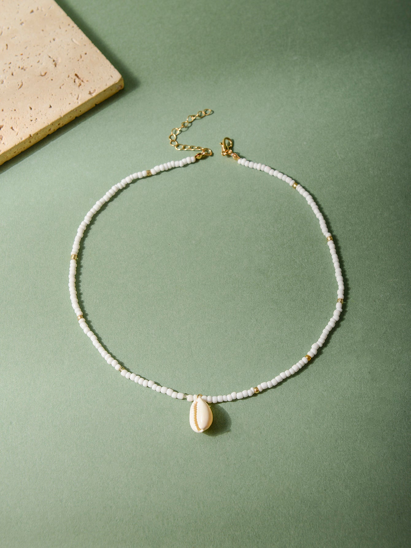 White Beaded Shell Necklace with plastic components | NA642-02 | image 3