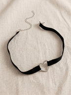 Black Heart Stretch Choker with an elastic band | NA871-01 | image 4