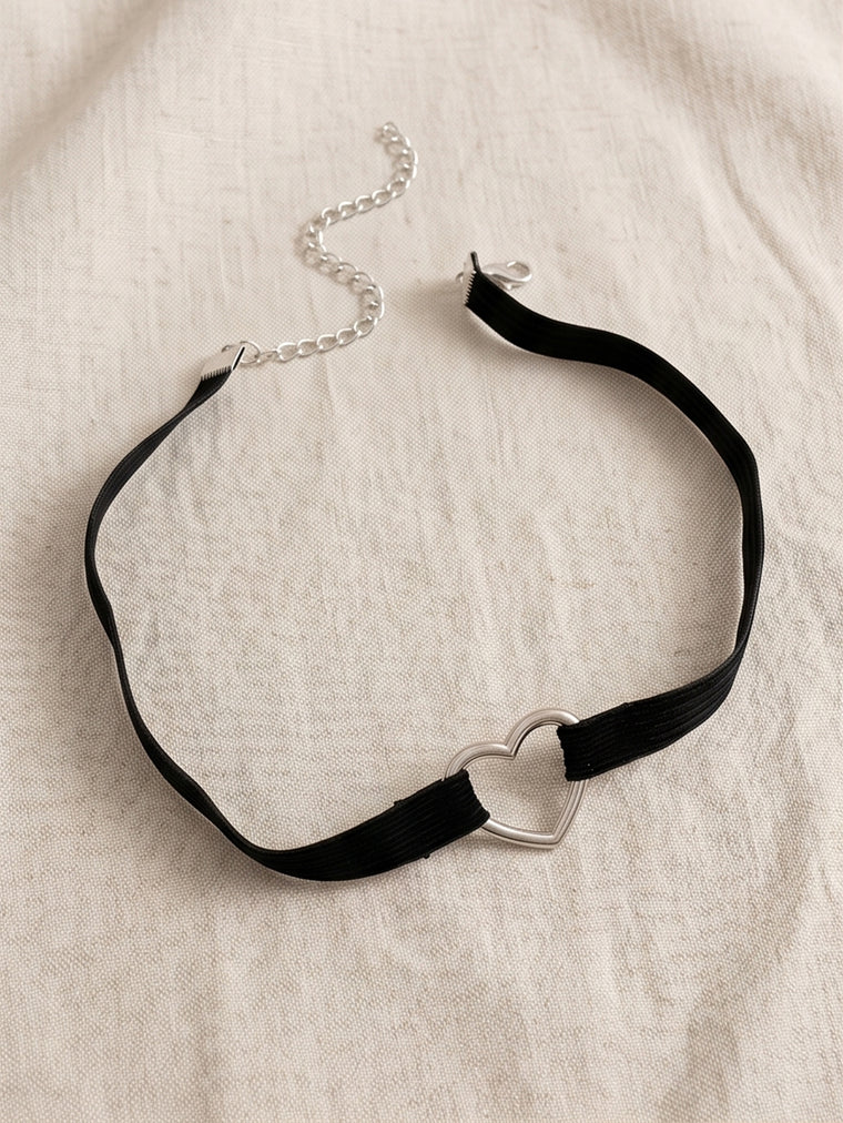 Black Heart Stretch Choker with an elastic band | NA871-01 | image 4