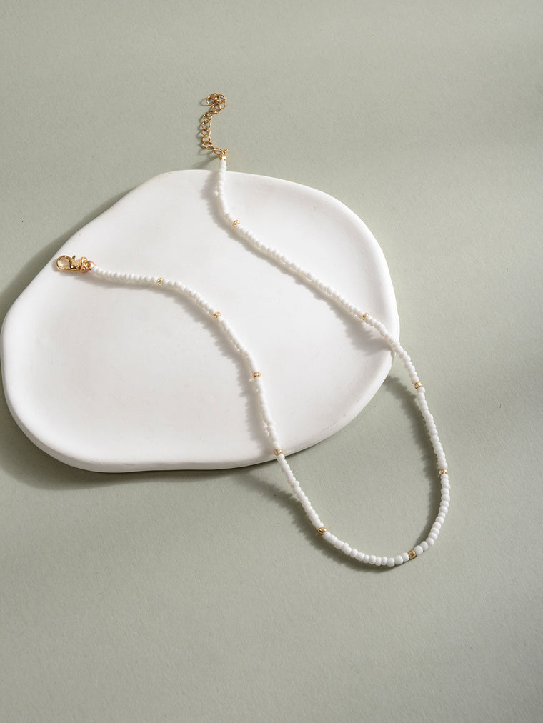 White Glass Beaded Necklace with glass beads | NA576-03 | image 4