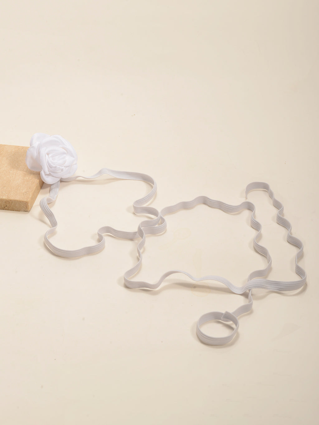 White Flower Wrap Anklet with elastic band details | JL7408-01 | image 4