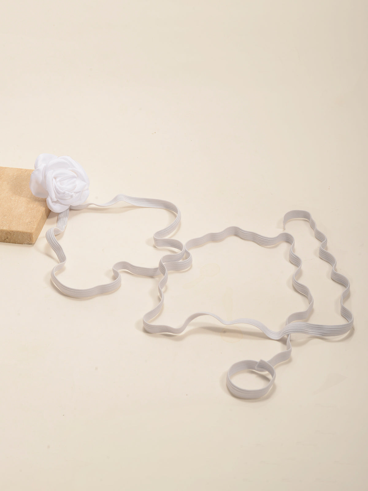 White Flower Wrap Anklet with elastic band details | JL7408-01 | image 4