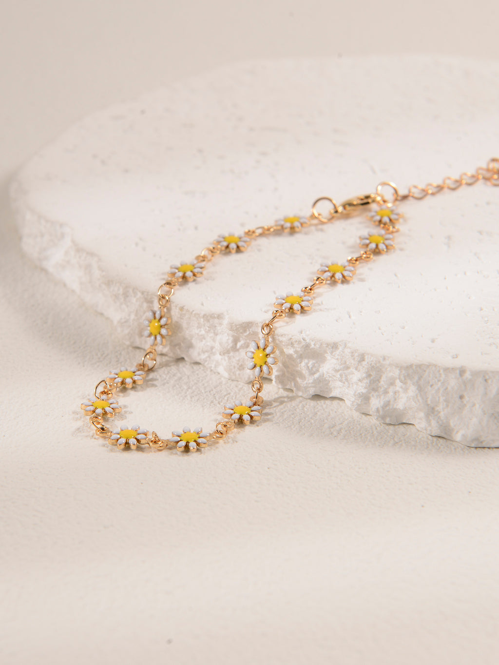 Gold-Tone Daisy Anklet with zinc alloy details | JL7366-01 | image 4