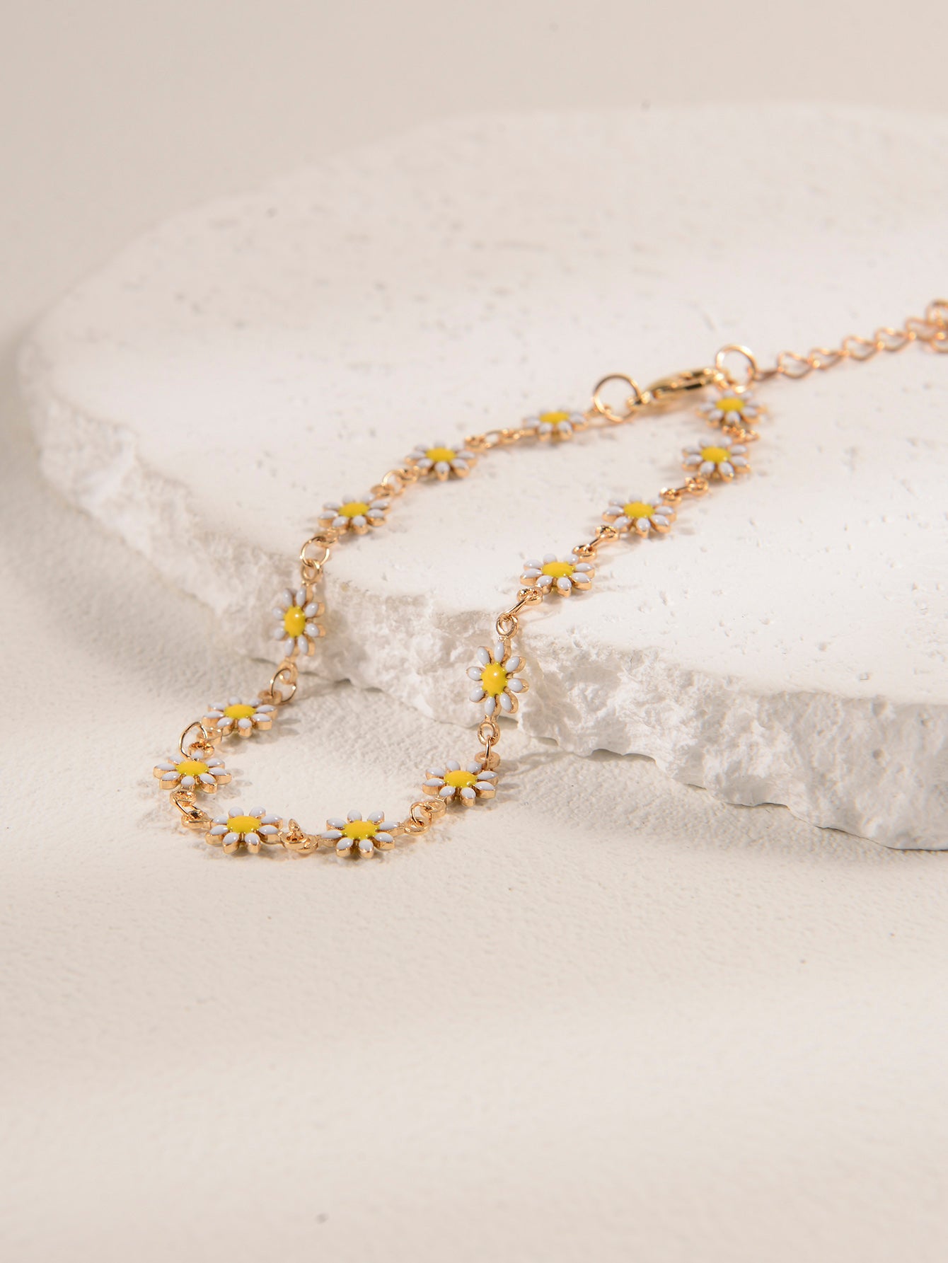 Gold-Tone Daisy Anklet with zinc alloy details | JL7366-01 | image 4