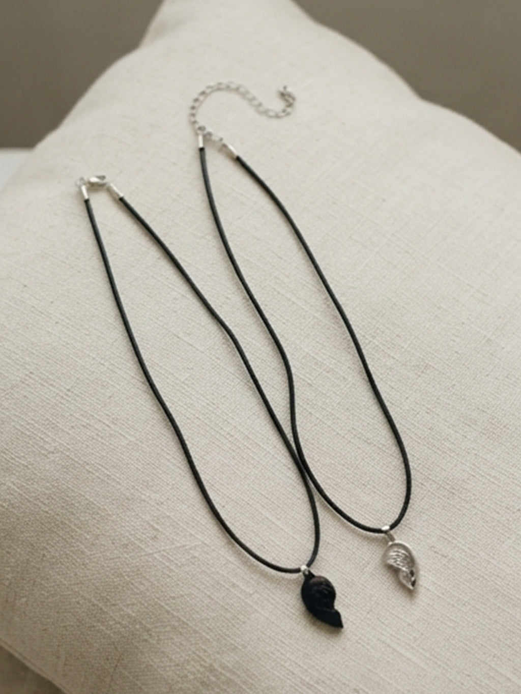 Magnetic Heart Couple Necklace Set with magnetic closures | NA445-02 | image 4
