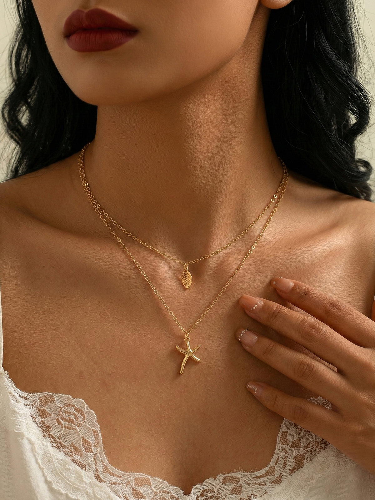 Gold-Tone Leaf Starfish Layered Necklace with zinc-alloy hardware | NA466-01 | image 4