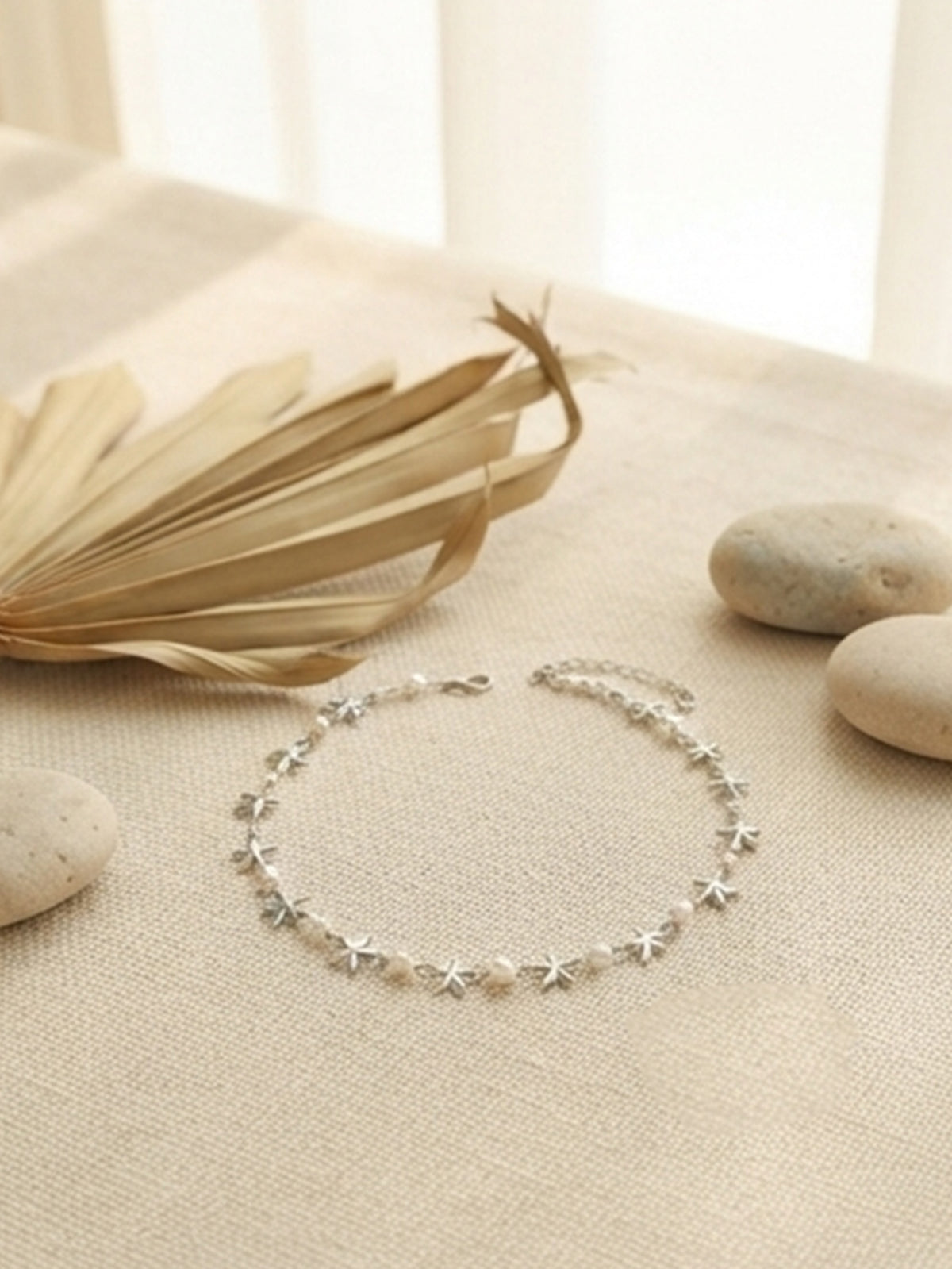 Starfish Faux Pearl Necklace with copper and zinc-alloy details | NA904-01 | image 4