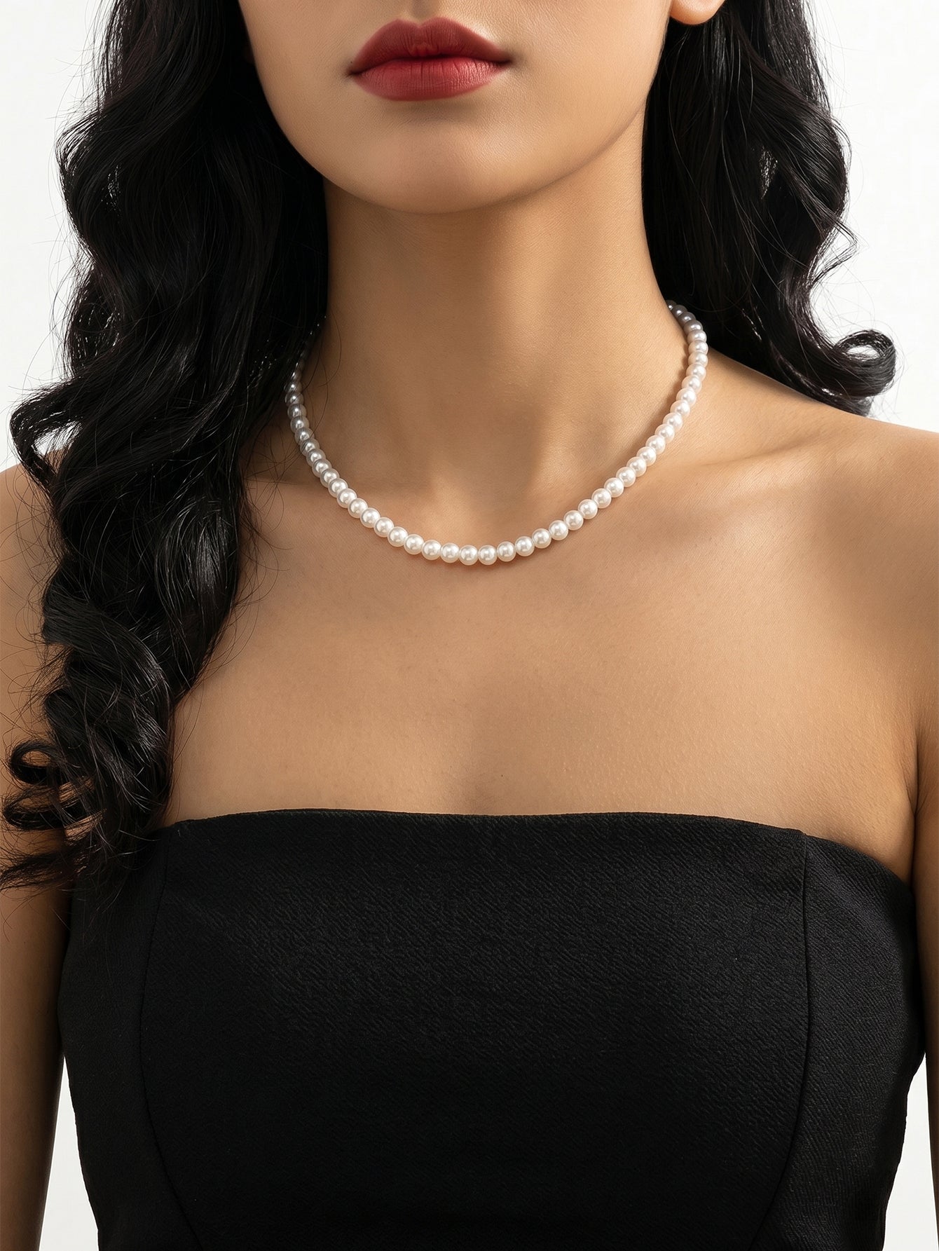 White Faux Pearl Necklace with ABS beads and zinc-alloy hardware | NA939-02 | image 4