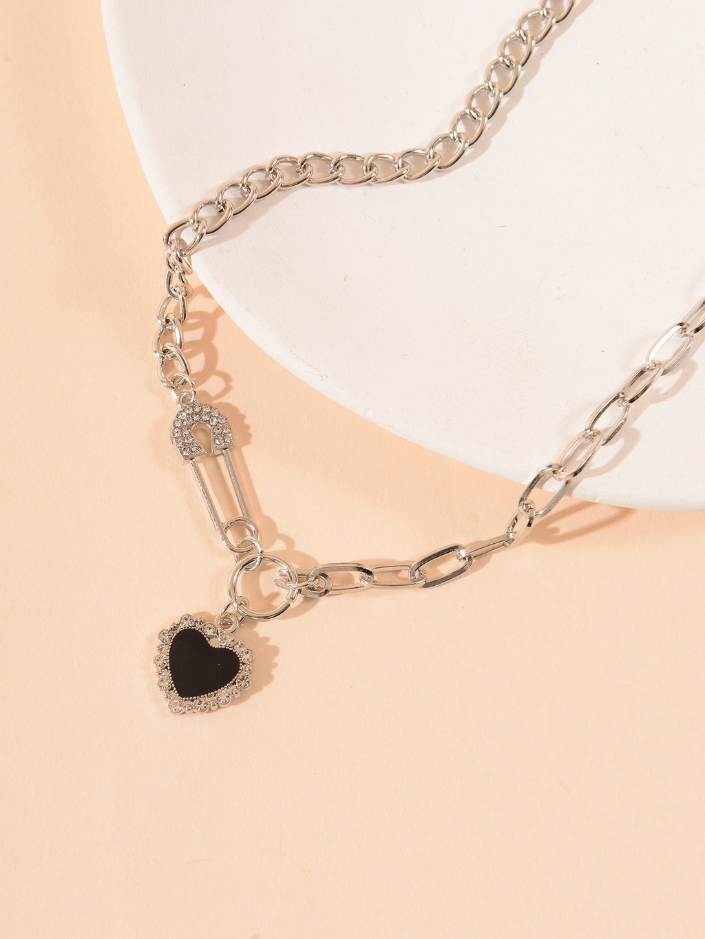 Silver-Tone Black Heart Necklace with zinc-alloy hardware | NA609-01 | image 4