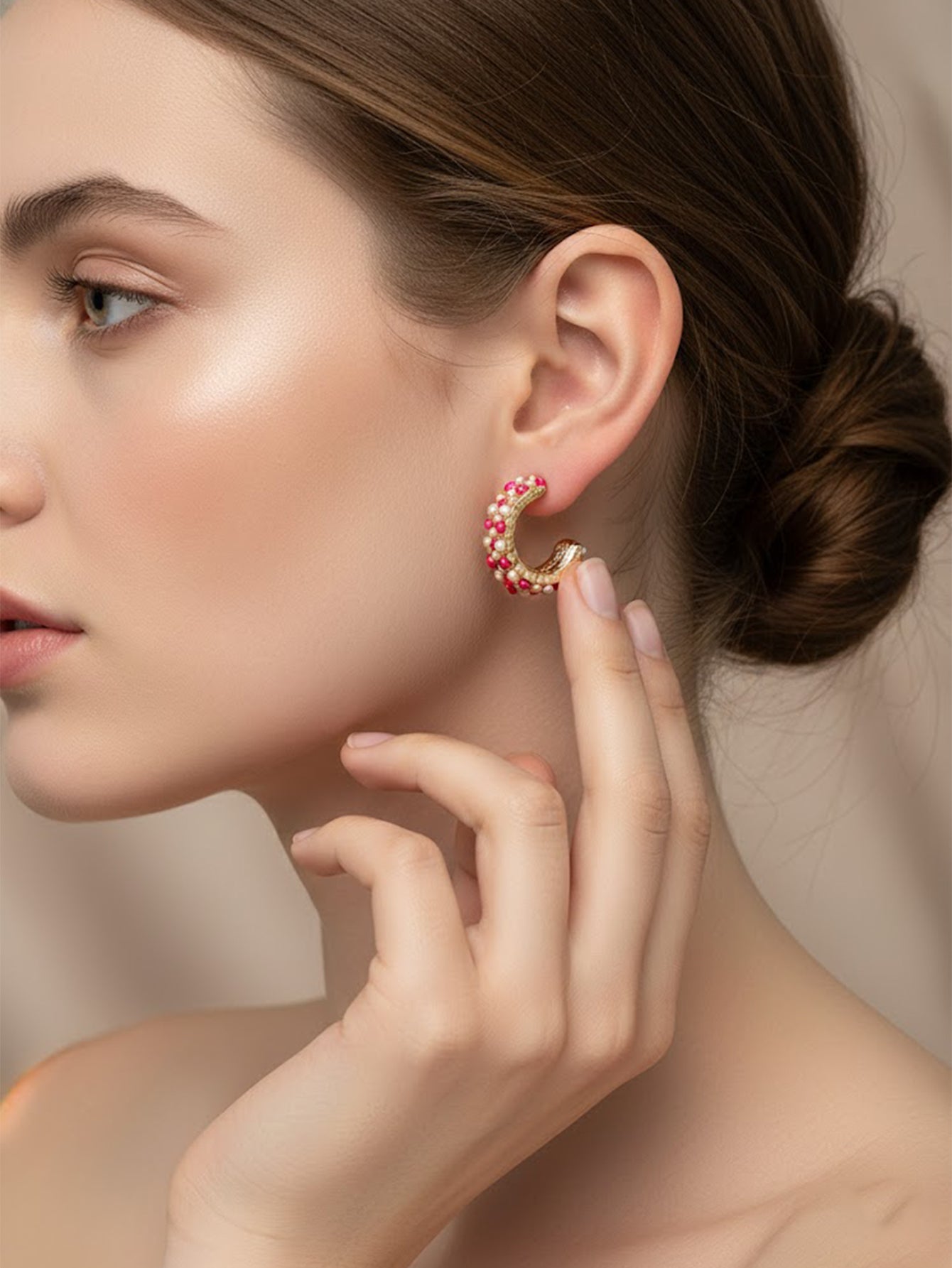 Multicolor beaded earrings with compact copper design | ERA644-01 | image 4
