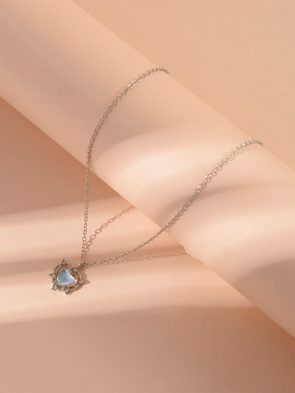 Silver-Tone Zircon Heart Necklace with zinc-alloy hardware | NA614-01 | image 4