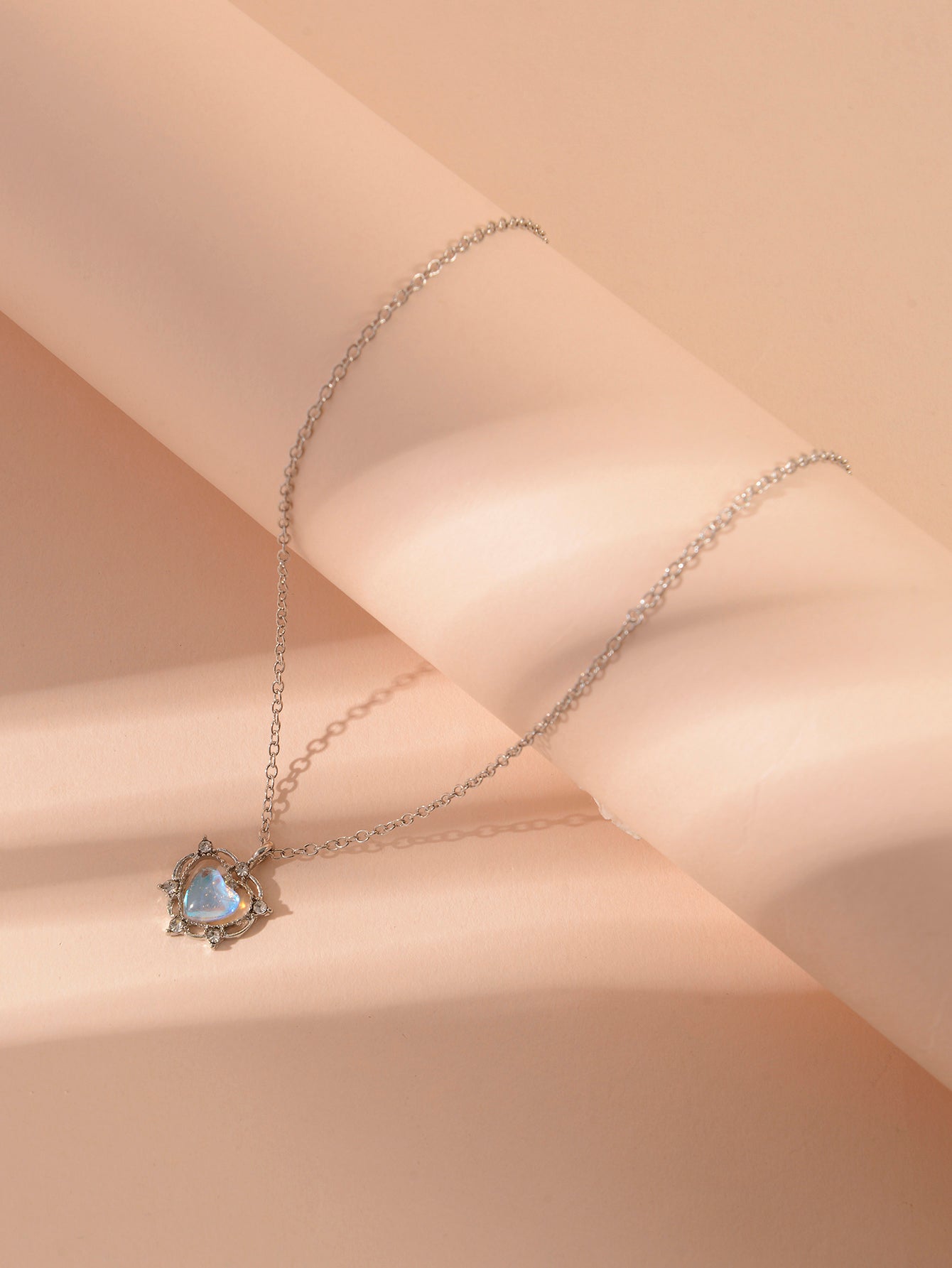 Silver-Tone Zircon Heart Necklace with zinc-alloy hardware | NA614-01 | image 4