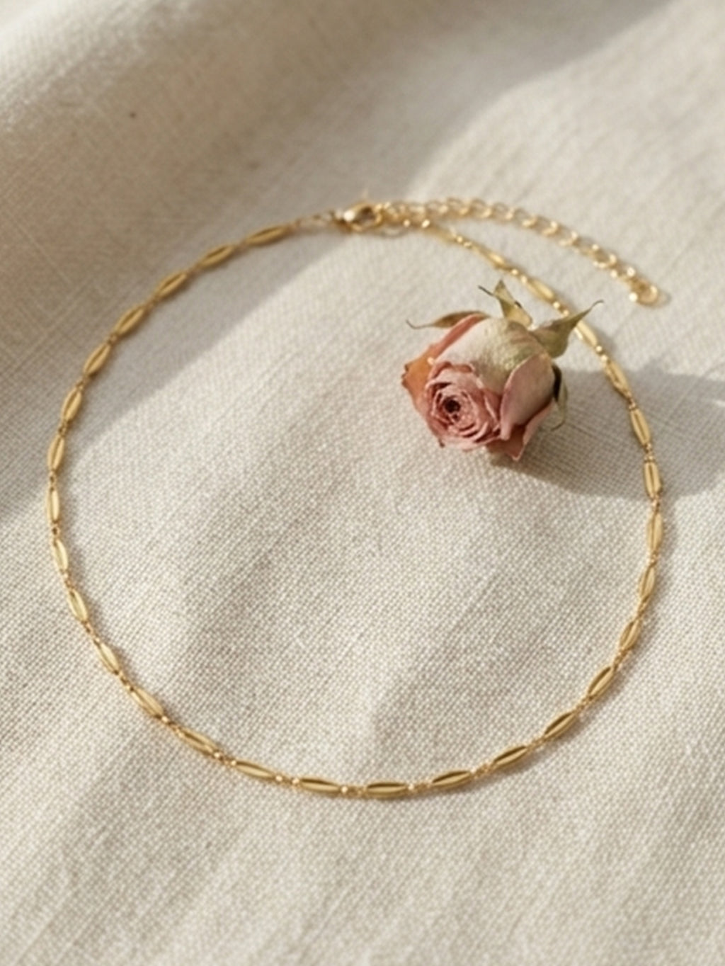 Gold-Tone Sparkle Pendant Necklace with zinc-alloy hardware | NA924-01 | image 4