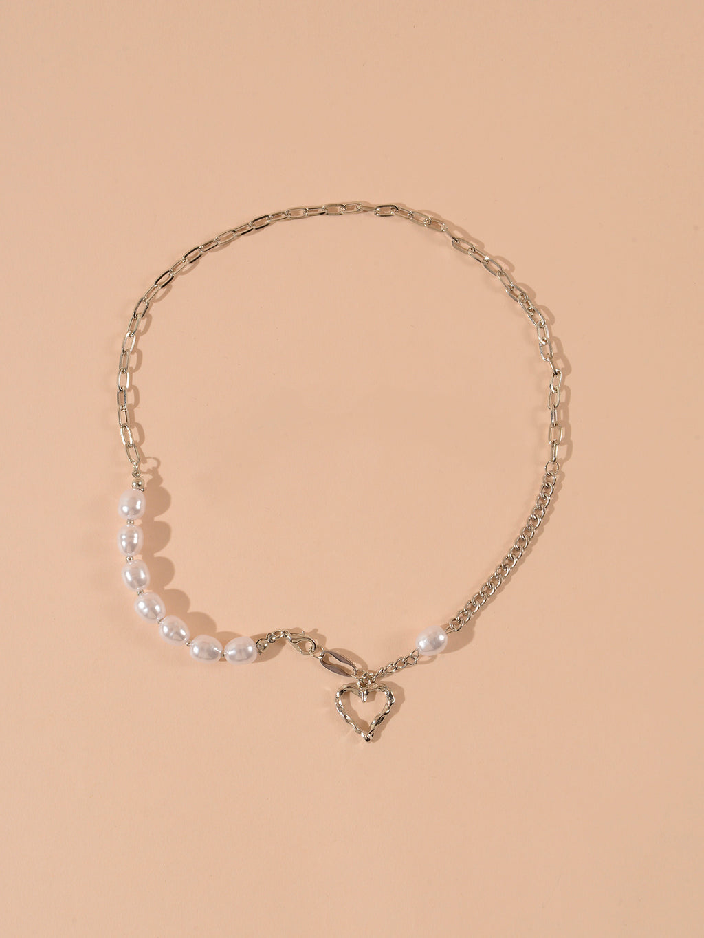 Silver-Tone Asymmetric Heart Necklace with zinc-alloy hardware | NA589-01 | image 4