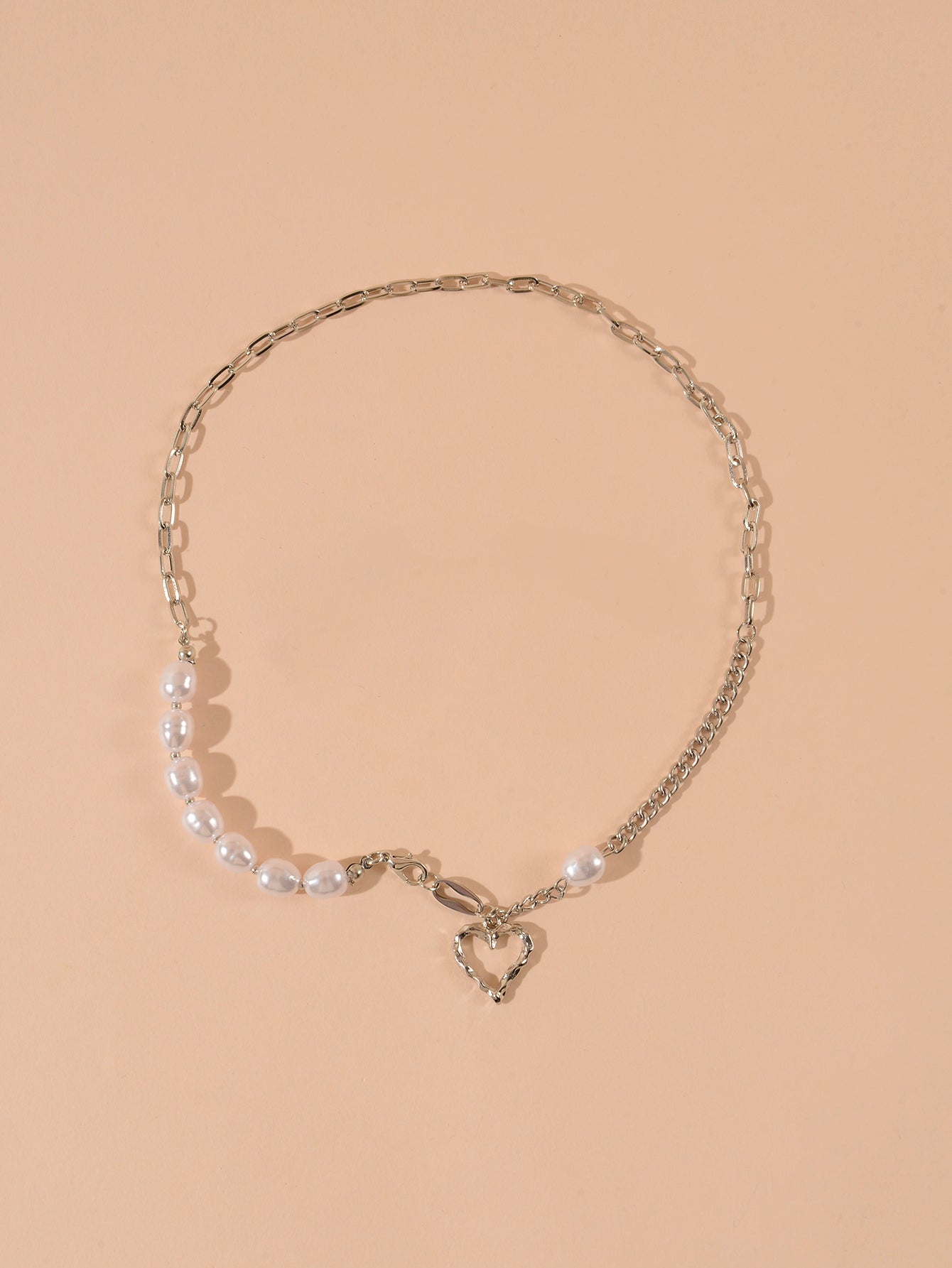 Silver-Tone Asymmetric Heart Necklace with zinc-alloy hardware | NA589-01 | image 4