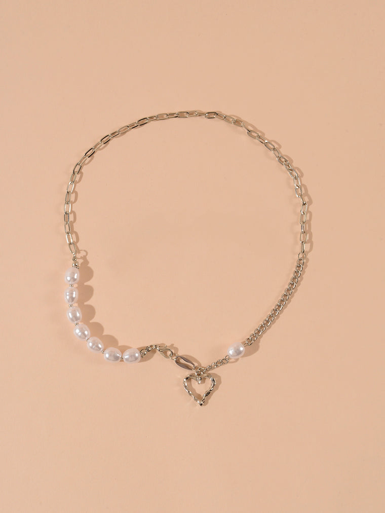 Silver-Tone Asymmetric Heart Necklace with zinc-alloy hardware | NA589-01 | image 4