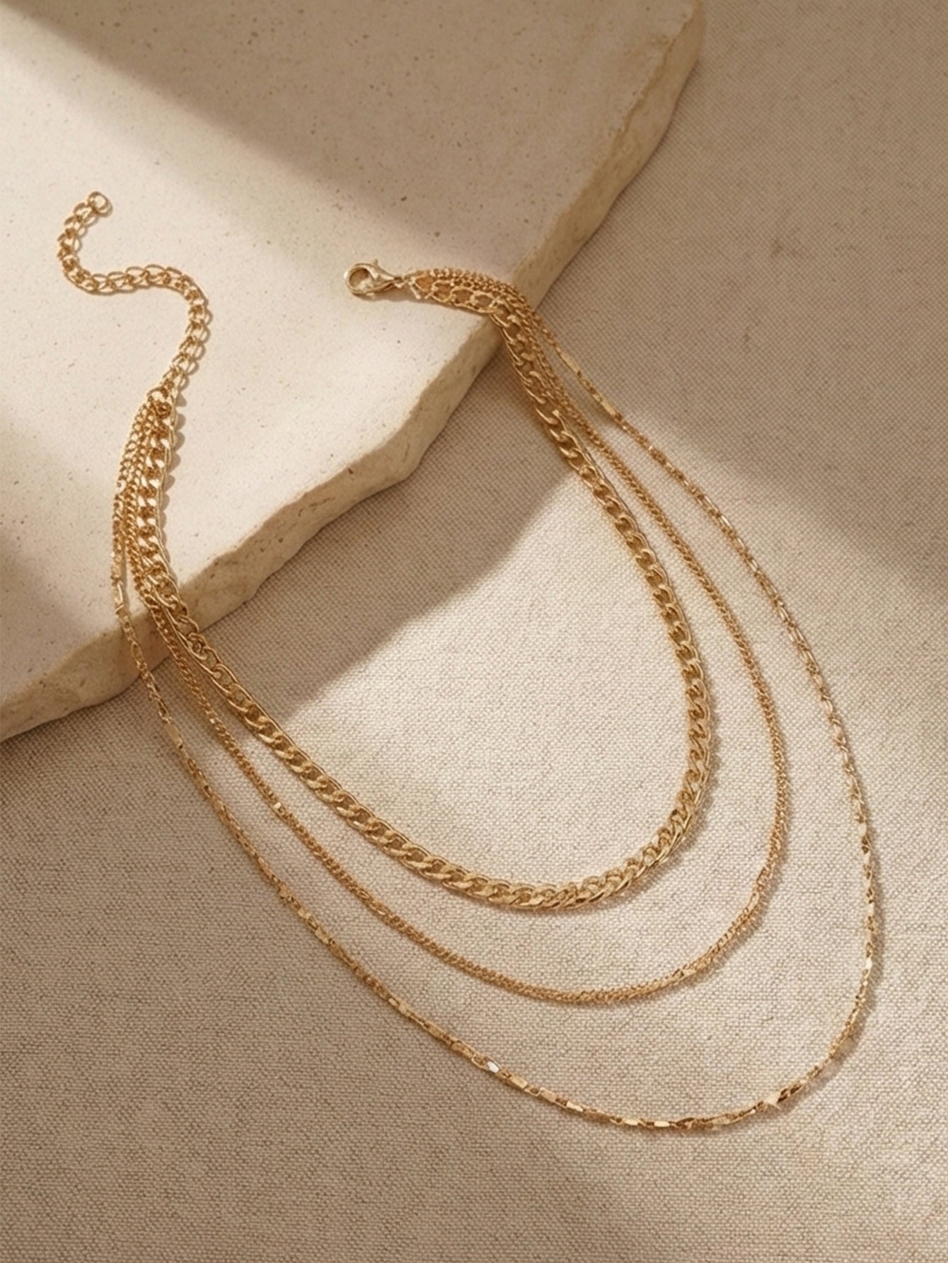 Triple Layer Chain Necklace with zinc-alloy hardware | NA497-01 | image 4